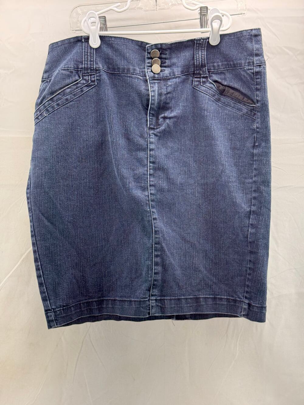 One 5 one women’s XL Jean skirt with stretch